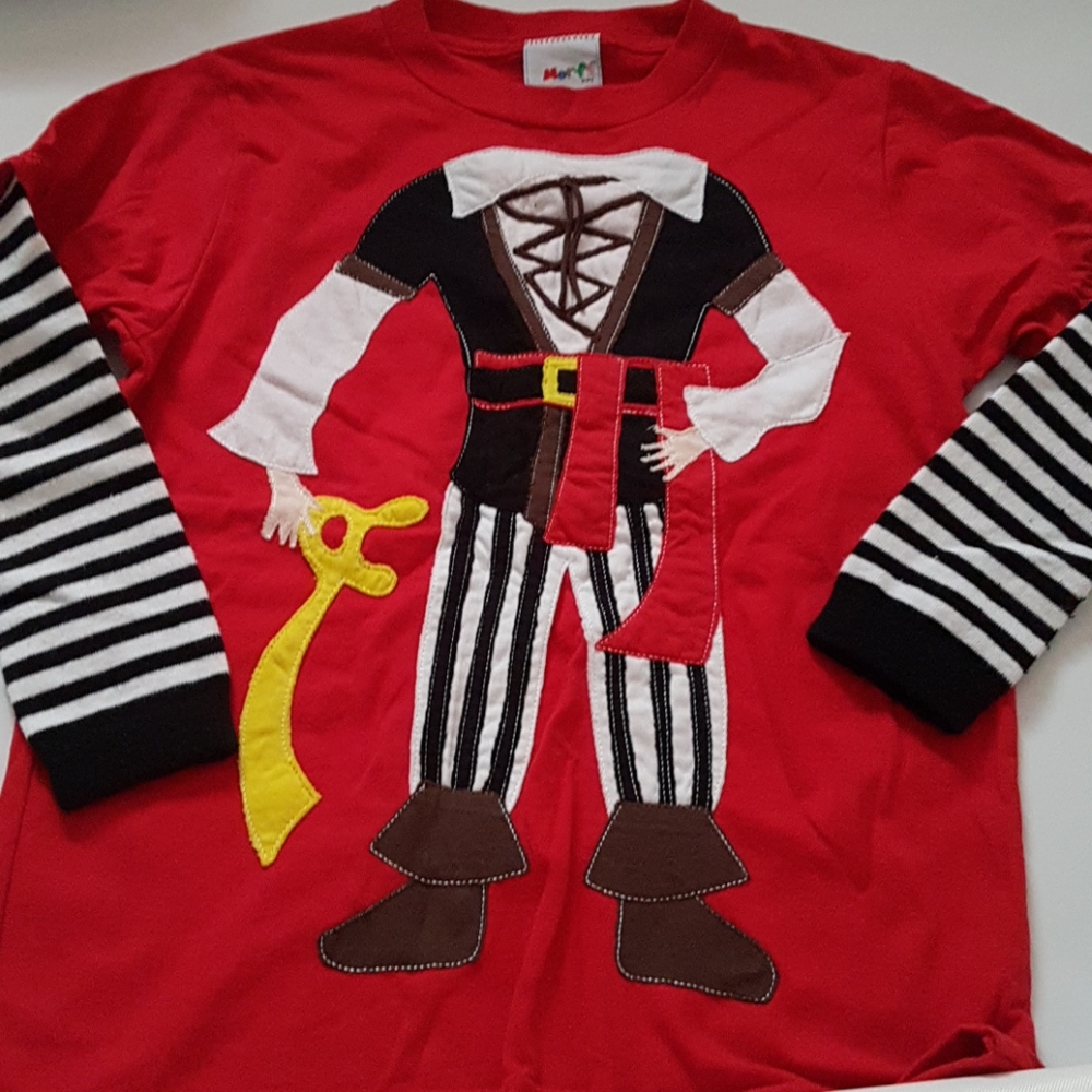 Boys Pirate Top Sz 8 by Morfs